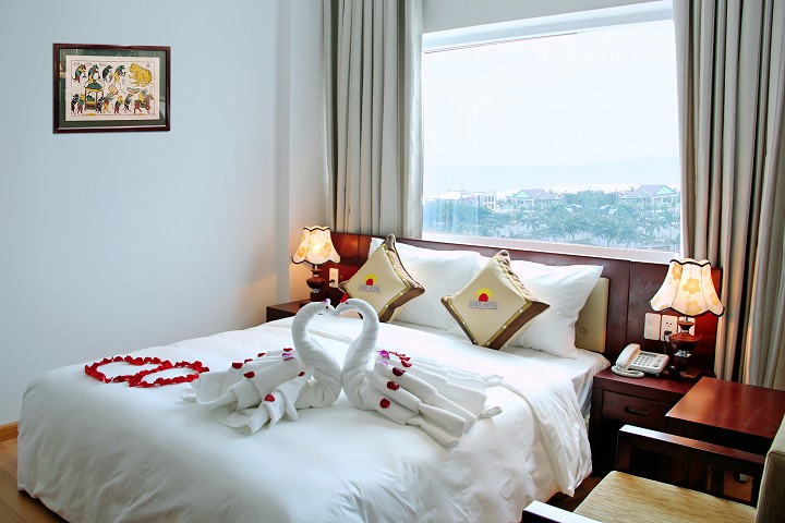 Phòng Deluxe DBL City view - Khách Sạn SUN.DC